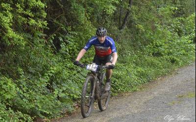 Iñigo Lariz txapeldunorde XCO mendiko bizikletako Euskadiko Txapelketan