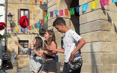 Aurrera doa Aste Zapatista, ekintza koloretsuekin