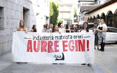Bilboko hilketa matxista salatu dute hainbat herritarrek