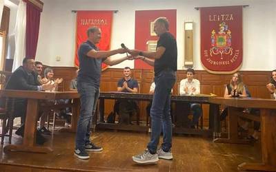 Dabid Anautek hartu du Leitzako aginte makila