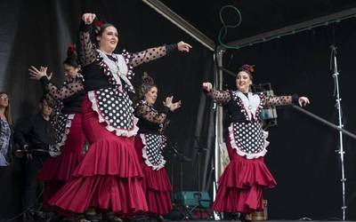 Folklore ikuskizunarekin itxi dute Laudioko XXXV. Herrien Jaialdi Kulturala