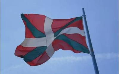 Bihartik aurrera ikurrinak salduko ditu Gure Eskuk Portaloian
