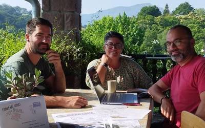 «Herriko historia eta ondarea ezagutzeko parada ematen duen jokoa da Saran Astia»
