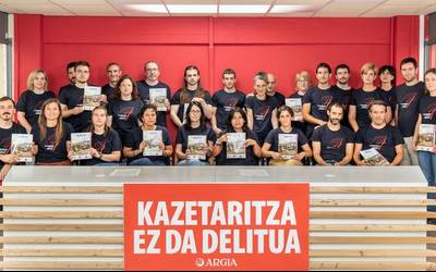 Argiak salatu du multinazional batek elkarrizketa bat ezabatzeko eta 15.000 euro ordaintzeko eskatu diola