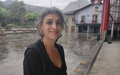 “Kartelean jaietako elementuak modu erraz eta freskoan islatzen ahalegindu naiz"