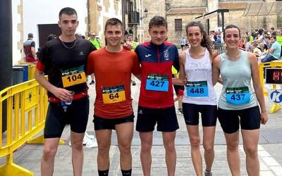 Uxue Trail mendi lasterketa solidarioan parte hartu dute Leitzako gazte batzuek