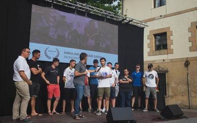 "Dena prest" Arrasate Kirol Sariak banatzeko