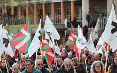 Sarek eta txosna batzordeak manifestazioa deitu dute domekarako