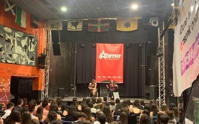 Hezkuntza sistemaz hausnartu dute Ikamaren jaialdian