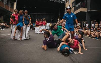 [EGITARAUA] Haize Arrosa, Hofe, olinpiadak eta apar festa, Zaldibarko jaiak "Hankaz gora" gozatzeko