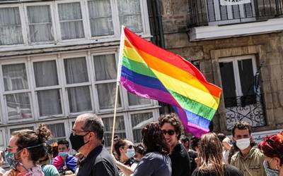 LGTBIQ+fobia irauli!