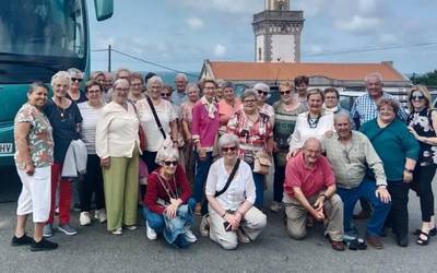 Malerrekako jubiloteketako kideek Hondarribia bisitatu dute