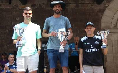 Aimar Bouzianik eta Vanesa Pacha nagusitu dira Doneztebeko 43. Herri Krosean