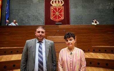 Bi sakandar Nafarroako Parlamentuan
