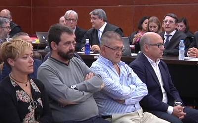 Alfredo de Migueli "atzerapenik gabe" kartzelan sartzeko eskatu dio epaileak