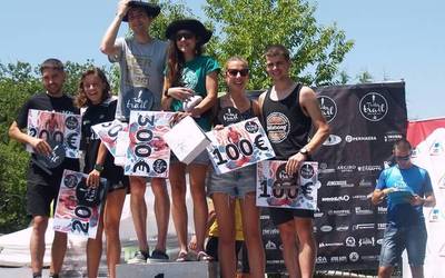 Aimar Otxoteko lesakarra eta Maddalen Jimenez beratarra Triku Trail mendi lasterketako podiumera igo dira