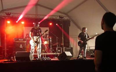 Argitara eman dituzte Aretako jaietako musika emanaldiak