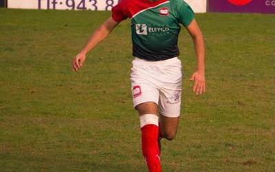 Xabi Armentia erdilaria, UDAren lehen fitxaketa
