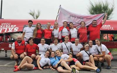 Emakumezkoen Telmo Deuneko traineruak irabazi egin du Pasai Donibaneko estropada