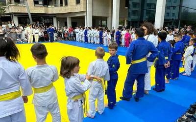 Kadaore judo taldeak ikasturte amaierako erakustaldia eman du