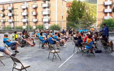 Avesantes elkarteak hirugarren urteurrena ospatuko du zapatuan