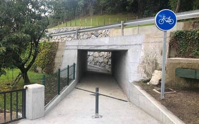Lesaka Bidasoko Bide Berdearekin lotzen duen 813 metroko bidegorri zatia estreinatu dute