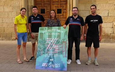 Larunbatean jokatuko dute Zarauzko 35. Triatloia