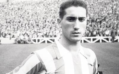 Victor Urquijo Mendiguren, futbol bikaineko bi hamarkada