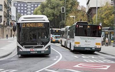 Txofer baten bero kolpearen ostean, sindikatuek Iruñeko autobusen baldintzak salatu dituzte