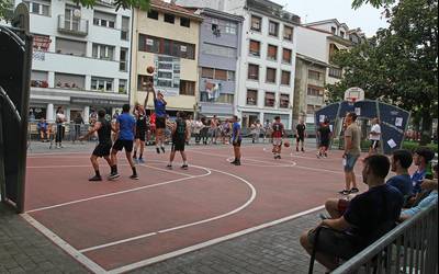 Dinamo Kalimotxok irabazi du estreinako 3x3 saskibaloi txapelketa
