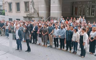 Euskalgintzako eragileen eta udal ordezkarien agerraldia, Bilboko Auzitegi Nagusiaren aurrean