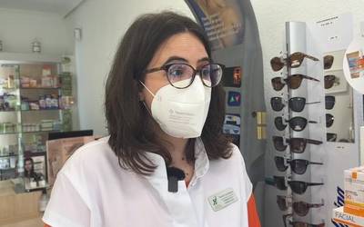 Azalaren zaintza: kremei buruz farmazialari batekin