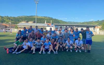 Amaiera borobila Bergarako udako futbol txapelketari