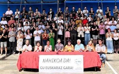 Hizkuntza eskubideen aurkako epaiaren aurrean, EAJ-PNVren ekimenez mozio bateratua