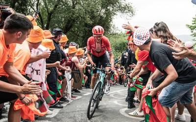 Antzerkia, tentsioa, adrenalina... Azken aste zirraragarria biziko du Tourrak
