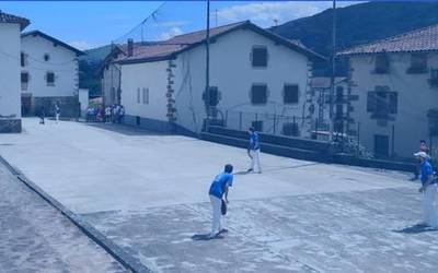 Laxoa txapelketan parte hartu duten lau herriak ordezkaturik izanen dira bi finaletan