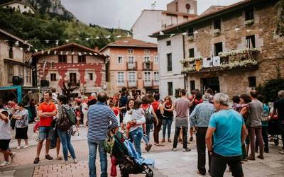 [EGITARAUA]: Ezta Ilen, Añube, Delirum Tremens eta Los Zopilotes Txirriaos Mañariko jaietan