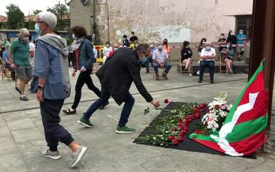 Otxandioko bonbardaketan hildakoei omenaldia egingo diete Andikona plazan, bihar