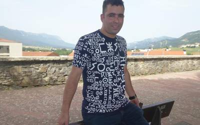 "Riftarra bazara, paseatu eta isilik egon; besterik ezin duzu egin"