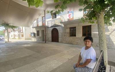 "Lagunekin Uharteko herrigunean biltzen naiz"
