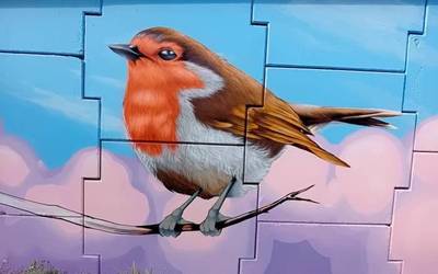 Naturarekin lotutako mural handi batek Goikoetxe kalea jantzi du Laudion