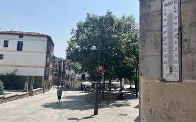 Termometroak 40 gradutara iritsi daitezke gaur