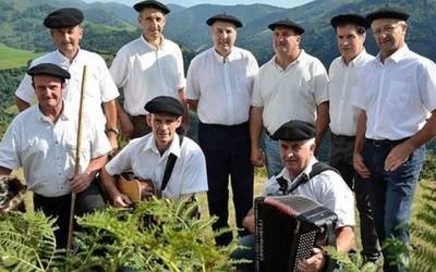 Bankako Menditarrekin bazkaria eginen dute abuztuaren 20an Lesakako jubilatuen ostatuan