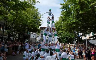 Els Falcons de Vilafranca taldea giza gazteluen kalejiran