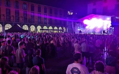 Plaza dantzan jarri du Gozategik