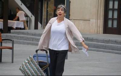 Plaza barre algaraka jarri du Trapu Zaharra antzerki konpainiak