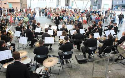 Laudioko Musika Elkarteak girotu zuen atzoko goiza