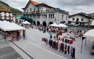 Stock azoka eginen dute larunbatean Leitzan
