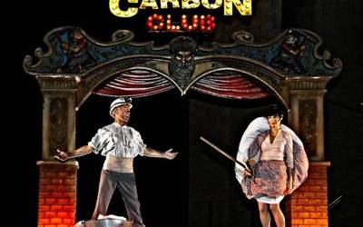 Markeliñeren 'Carbon club' antzezlanagaz itxiko dute udako kultur programazioa Durangon; 18 urte daramatza biran lan honegaz