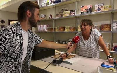 Irailarekin batera hasi da mugimendua Arrasateko dendetan